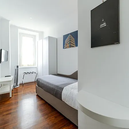 Saint Peter House Station *