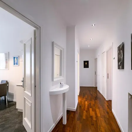 Apartament Saint Peter House Station Rzym