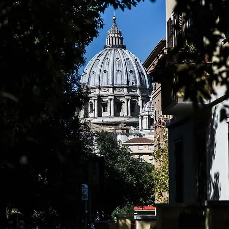 Saint Peter House Station Roma