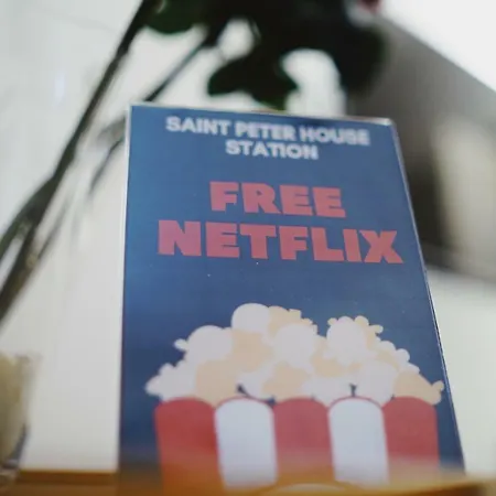 Saint Peter House Station * Roma